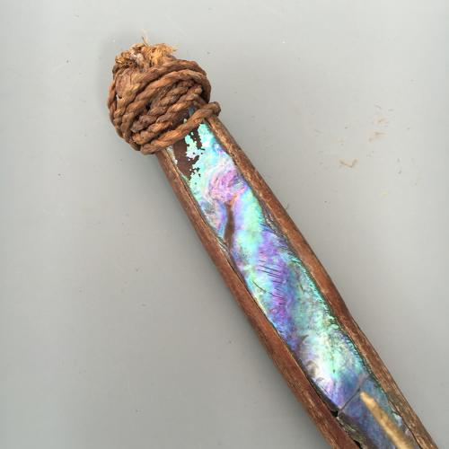 Good and large Maori fish lure ( Matau )