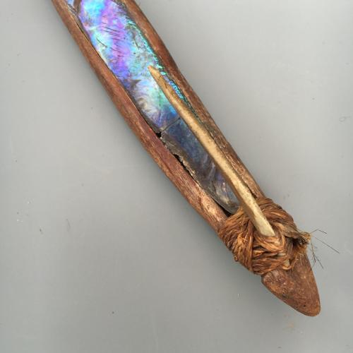 Good and large Maori fish lure ( Matau )