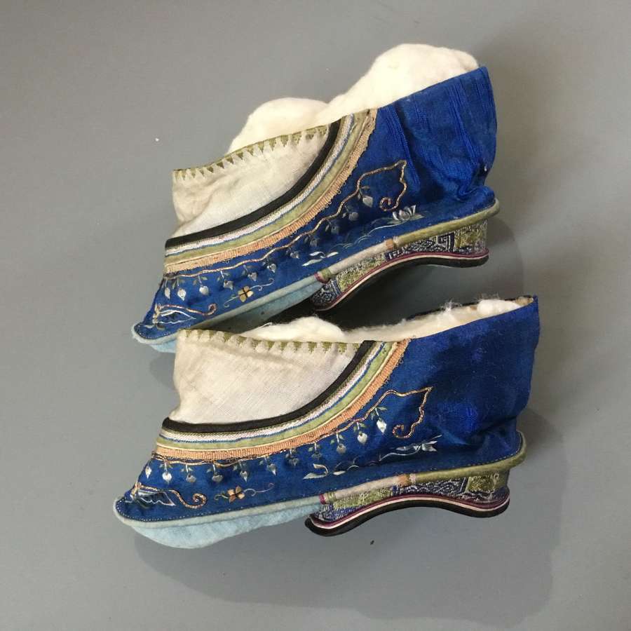 Fine Antique Chinese Silk Embroidered  Bound Feet Shoes