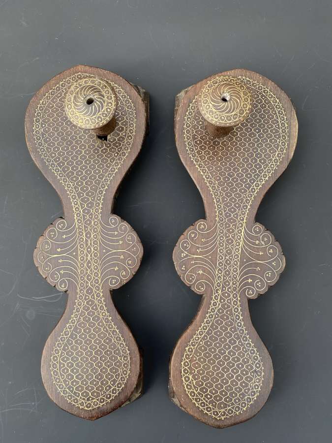 A FINE PAIR OF 19C INDIAN BRASS INLAID WOODEN SANDALS