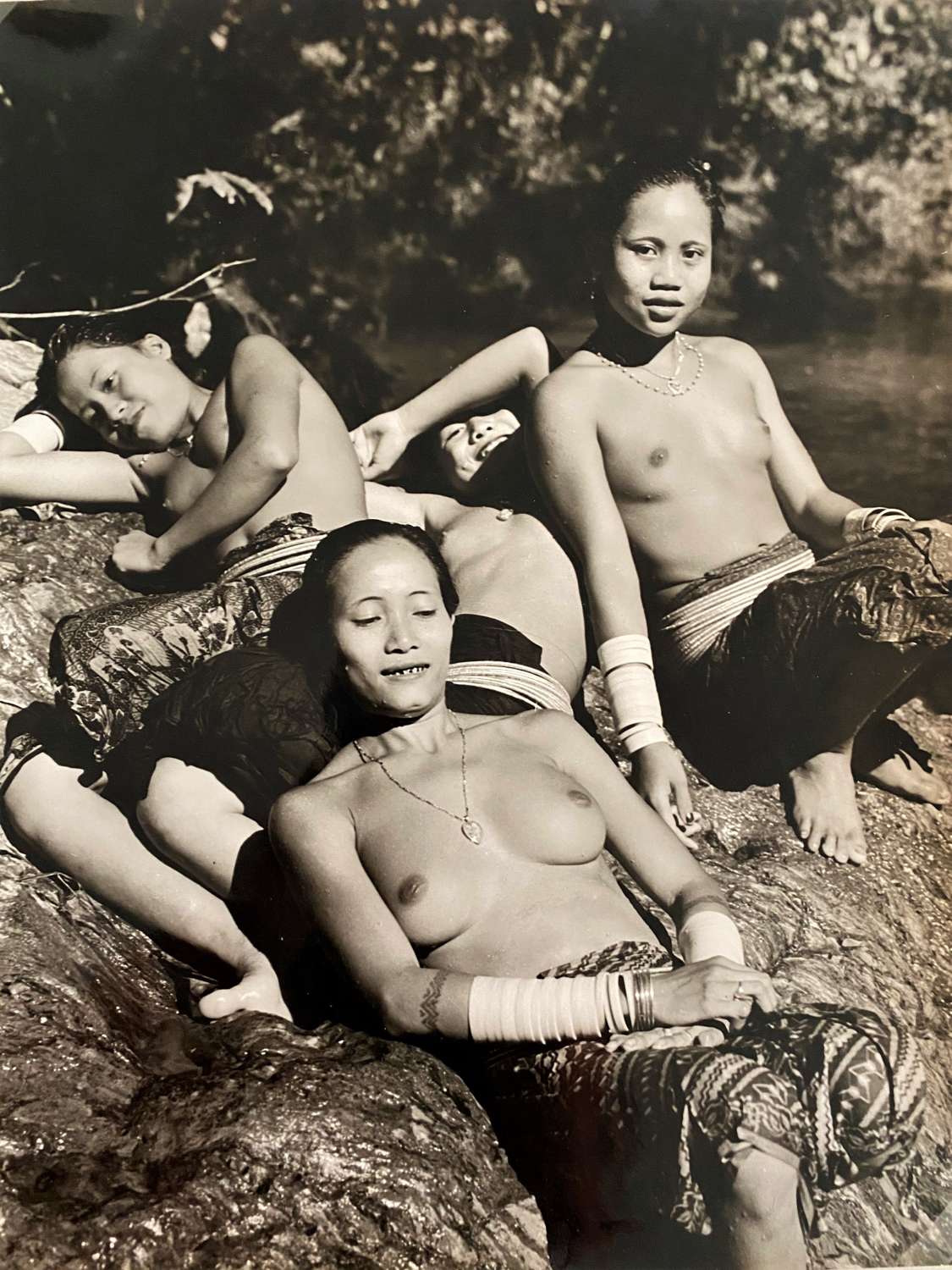  Native Girls Borneo Indonesia C1950-60